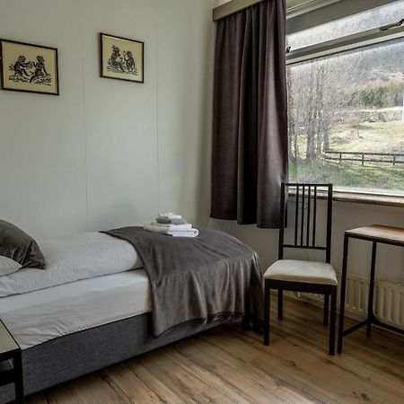Harbour Inn - Guesthouse Bildudalur Екстер'єр фото